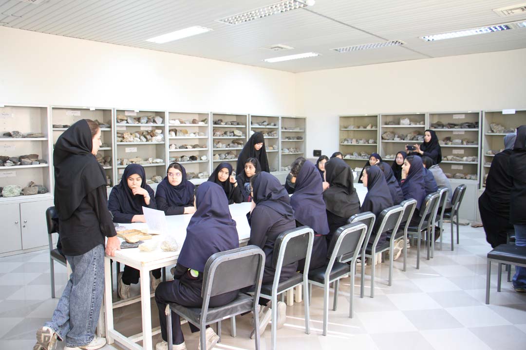 گزارش تصویری بازدید دبیرستان دخترانه متوسطه امیدهای فردا
