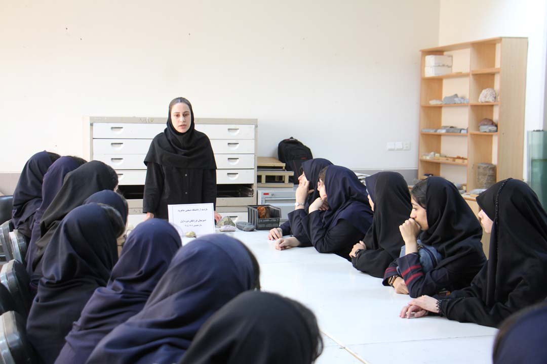 گزارش تصویری بازدید دبیرستان دخترانه متوسطه امیدهای فردا