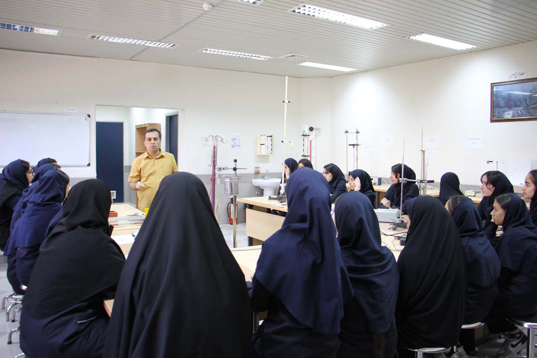 گزارش تصویری بازدید دبیرستان دخترانه متوسطه امیدهای فردا